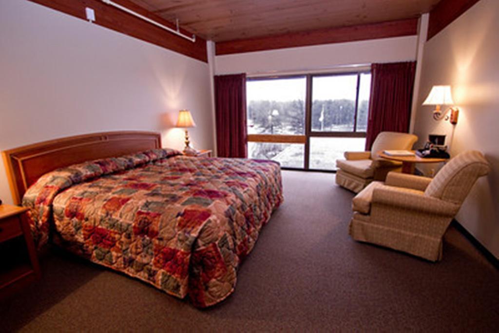 Pipestem Resort State Park Номер фото